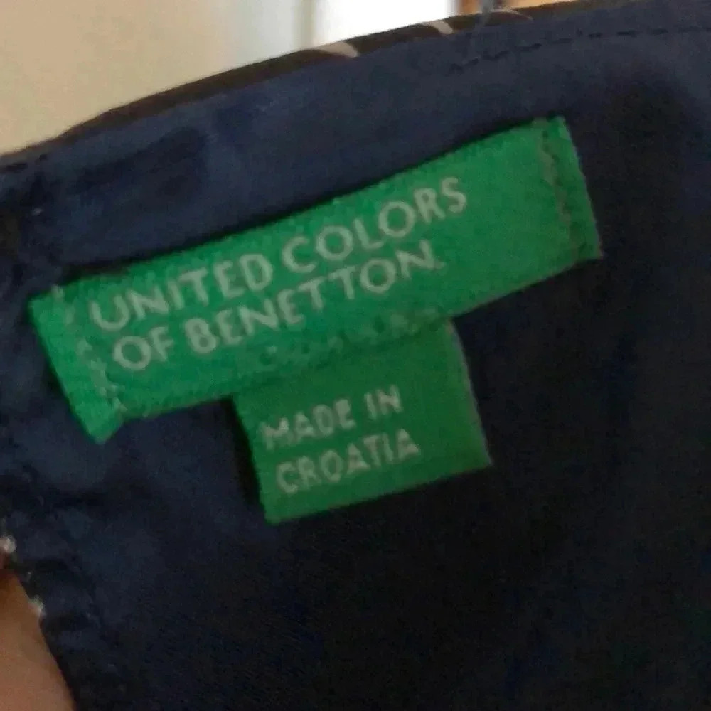United Colors of Benetton graphic printed dress - Picture 6 of 7